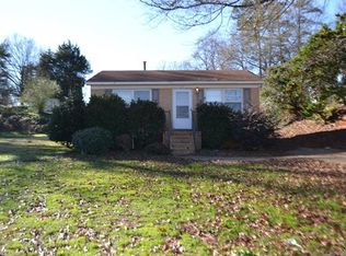 517 E Club Dr, Gastonia, NC 28054