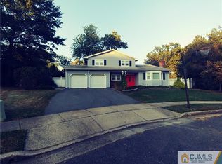 4 Kwitkowski Ct, Sayreville, NJ 08872