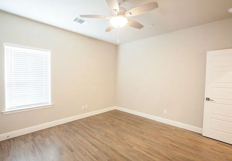 8586 Church St — Photo 14