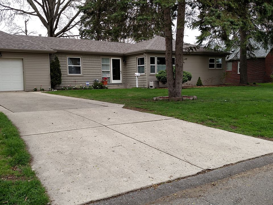 1st image of 31506 Birchwood St