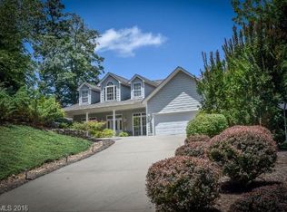 70 Club Knoll Ct, Hendersonville, NC 28791