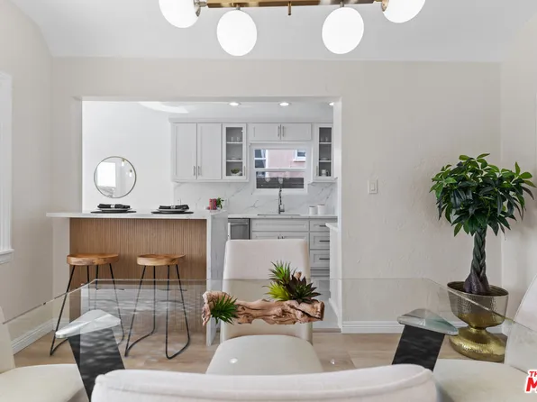 4221 W 59th Pl, Los Angeles, CA 90043