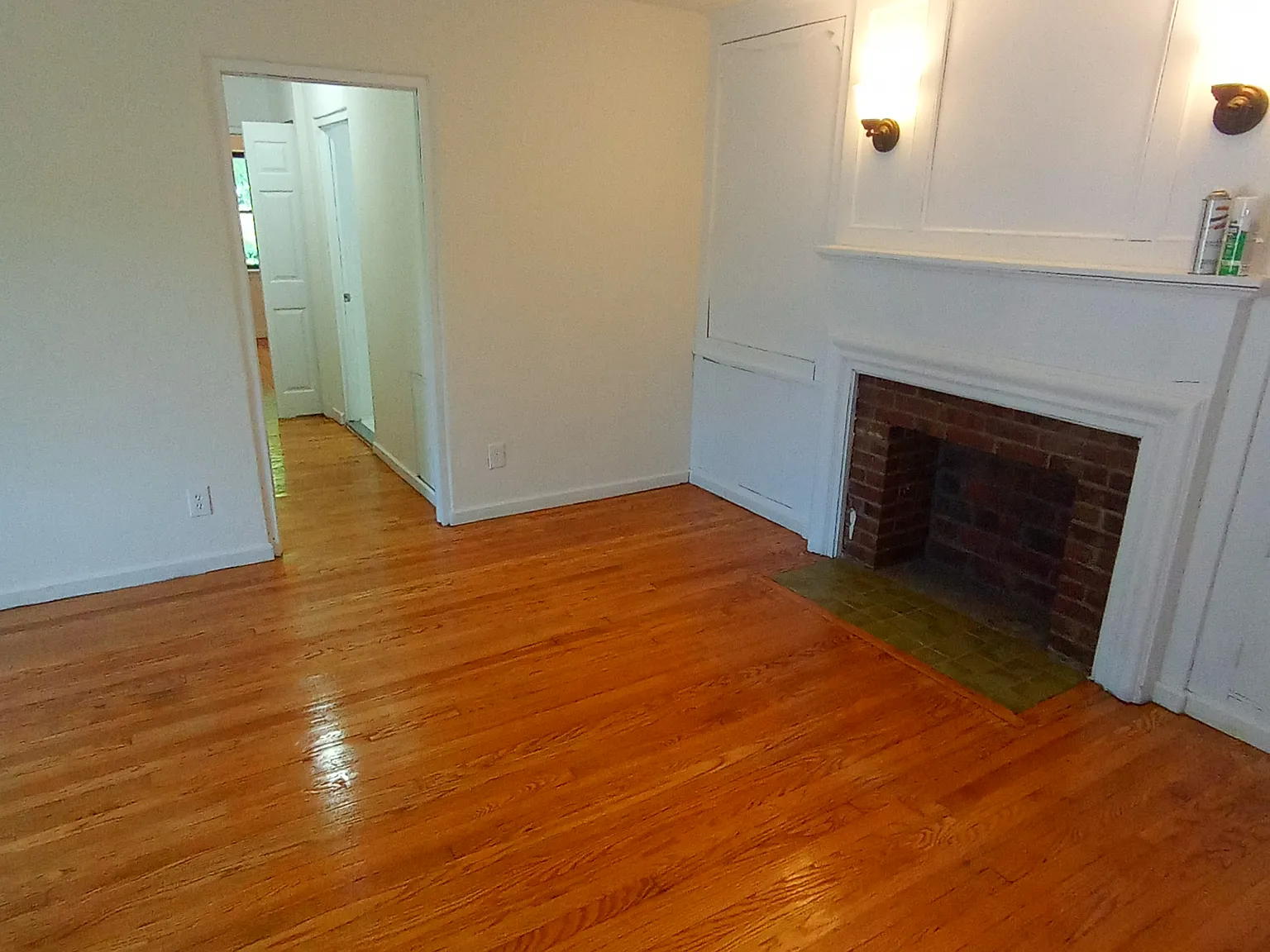 2095 Brookside Dr — Photo 2