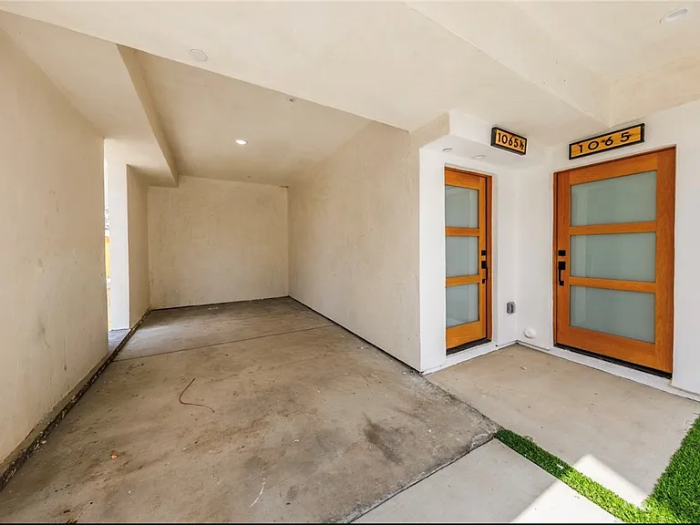 1065 S Corning St #A — Photo 11