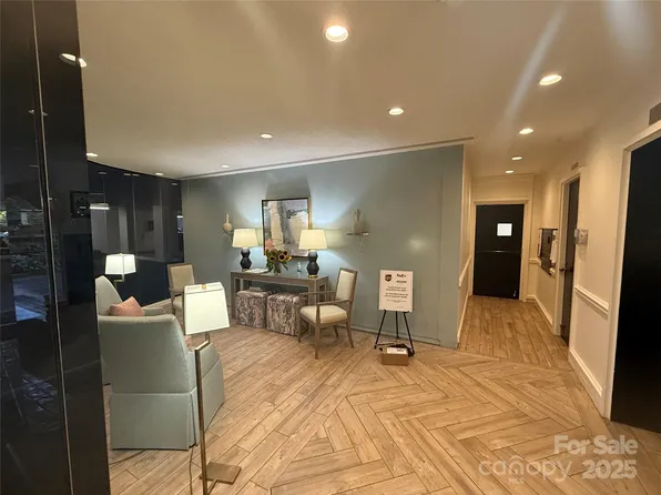 856 Cherokee Rd, Charlotte, NC 28207