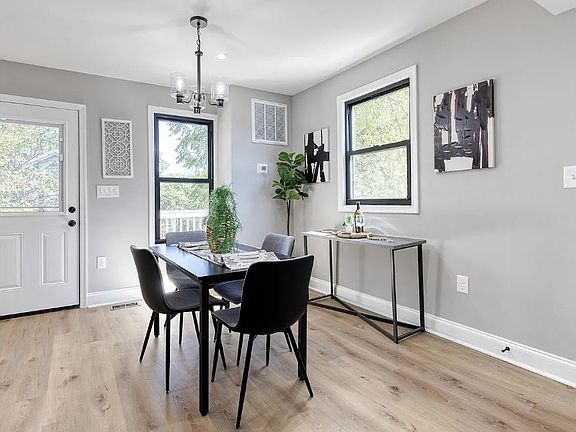 4th image of 5100 Pierce Ave #1