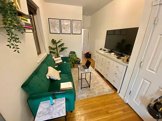 Rented by J PRESTON AND ASSOCIATES INC | media 21