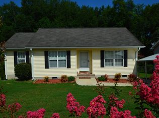 532 W Chapin Rd, Aberdeen, NC 28315