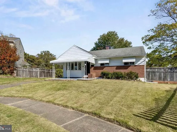 132 Janelin Ct, Glen Burnie, MD 21061