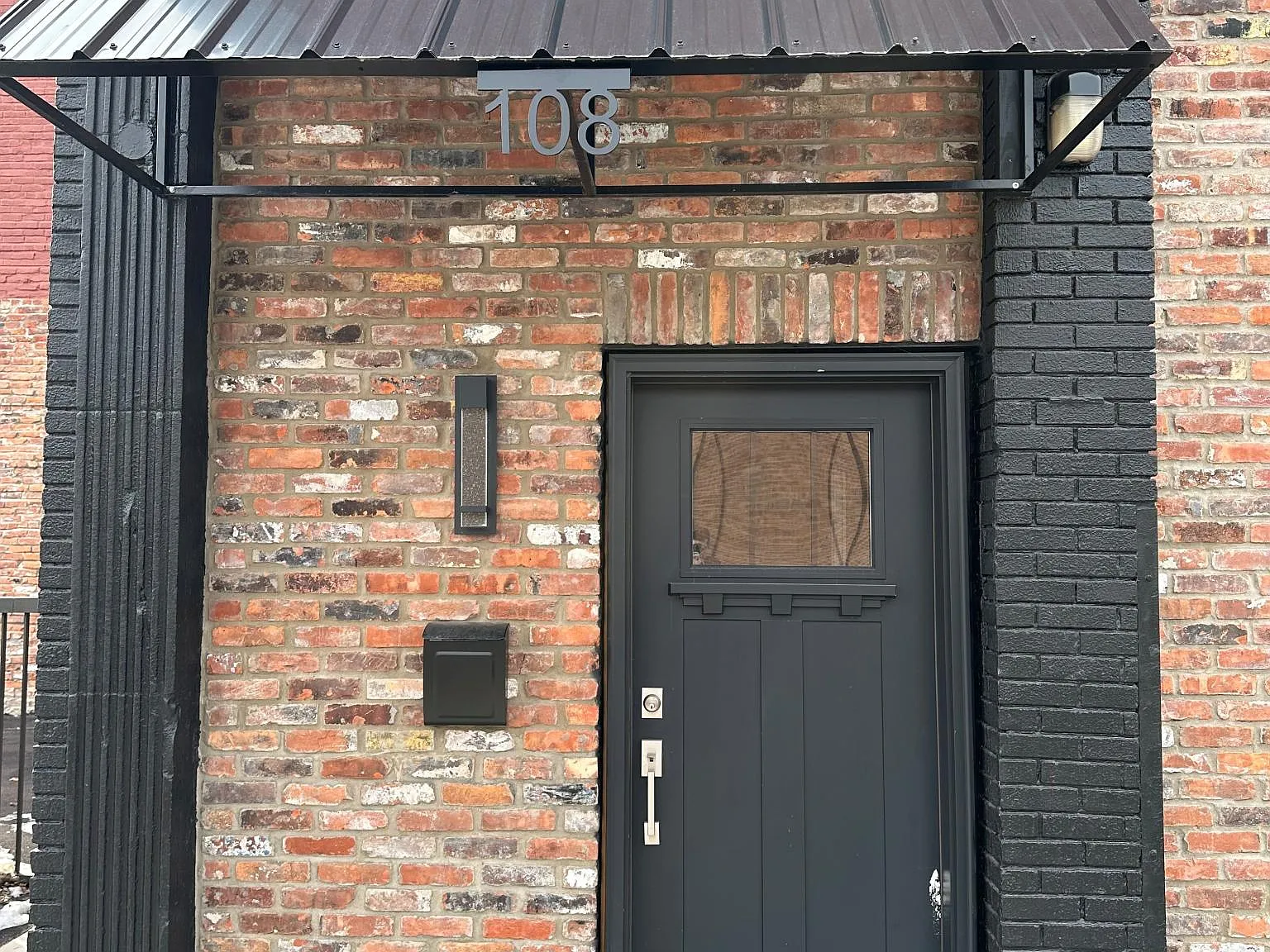 151 E Eagle St — Photo 1