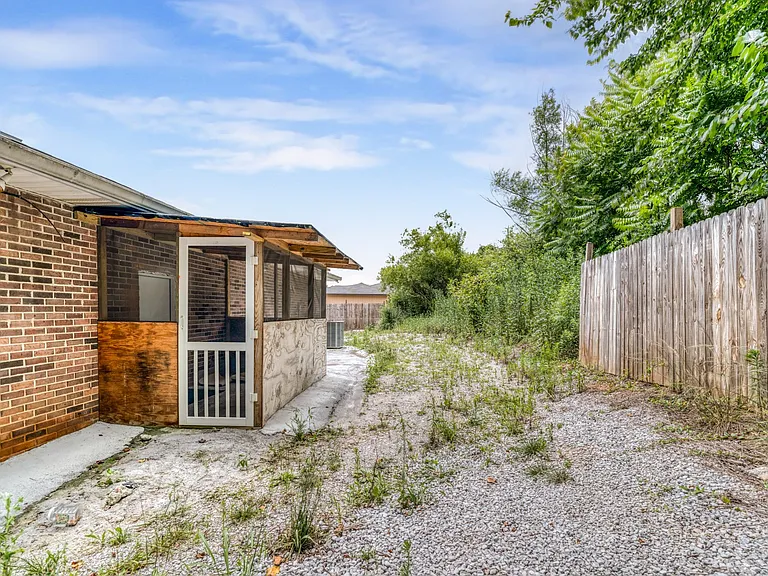 2116 S Roane St — Photo 34