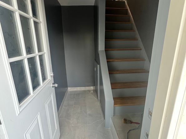 36 Gilbert St #3