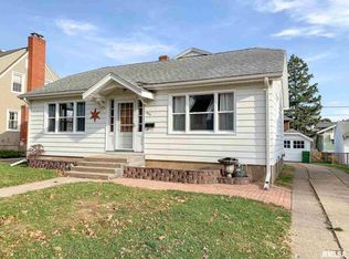 805 N 4th St, Clinton, IA 52732