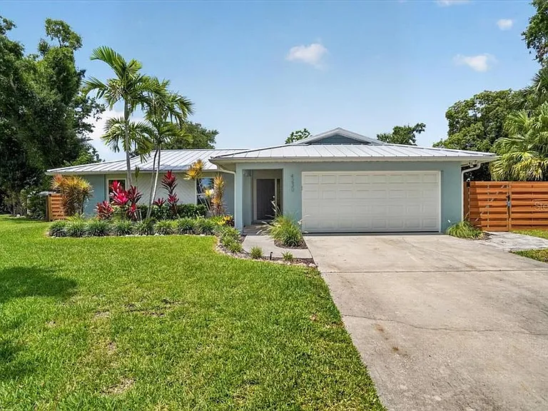 4230 Shady Oaks Ct — Photo 4