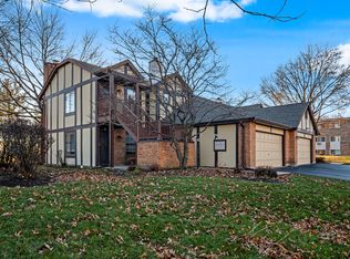 357 Bloomfield Ln APT 2, Glen Ellyn, IL 60137