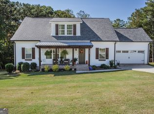 210 Brookshire Dr, Temple, GA