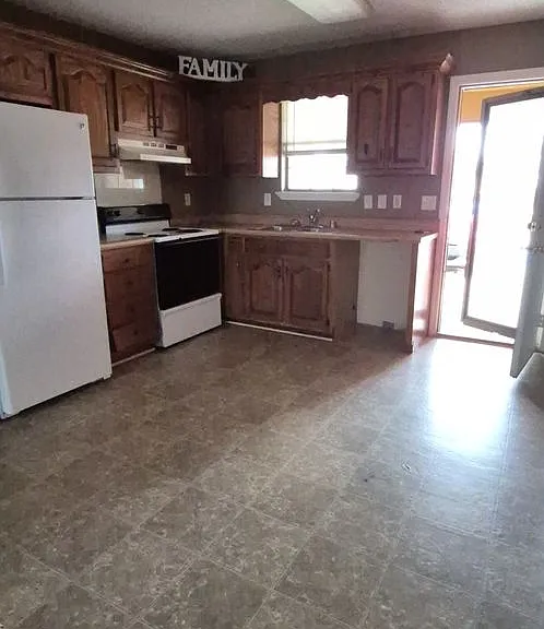 1407 Brownstone Ave SW — Photo 4