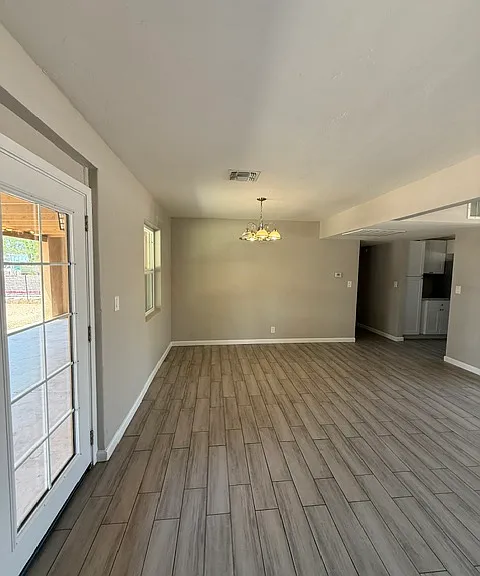 2011 N Beverly Ave — Photo 18