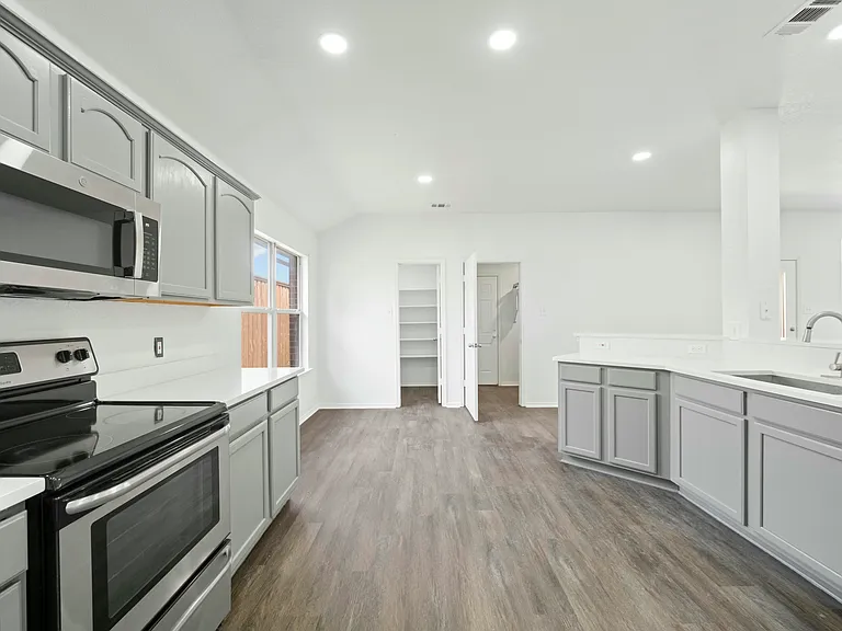 2130 Harvester Dr — Photo 36