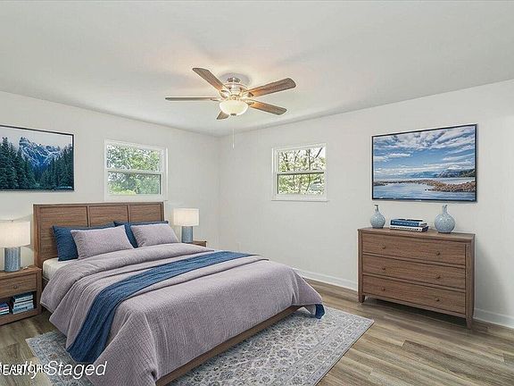 3rd image of 10504 Blakewood Dr