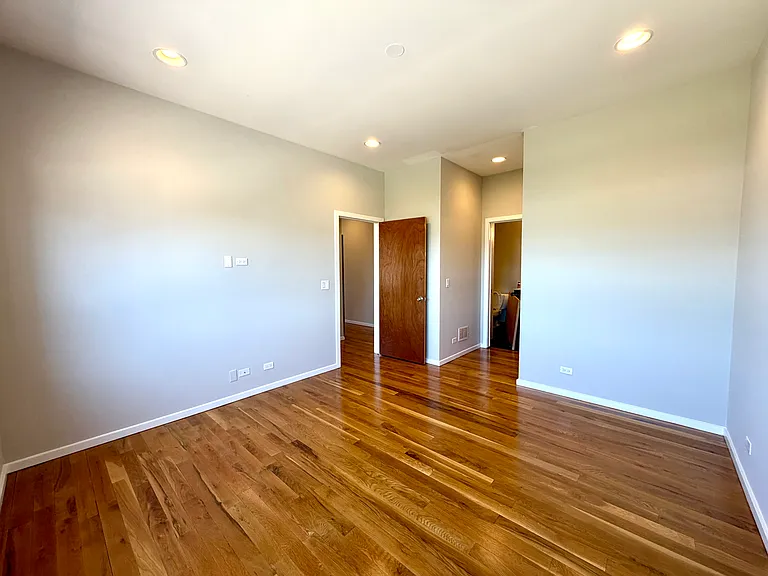 2157 N Damen Ave #305 — Photo 22