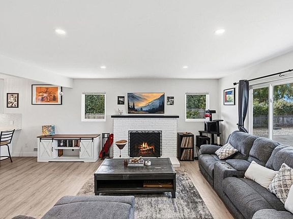 3rd image of 514 Avalon Dr