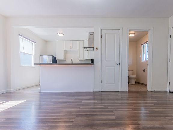 5th image of 1743 S La Brea Ave APT 6