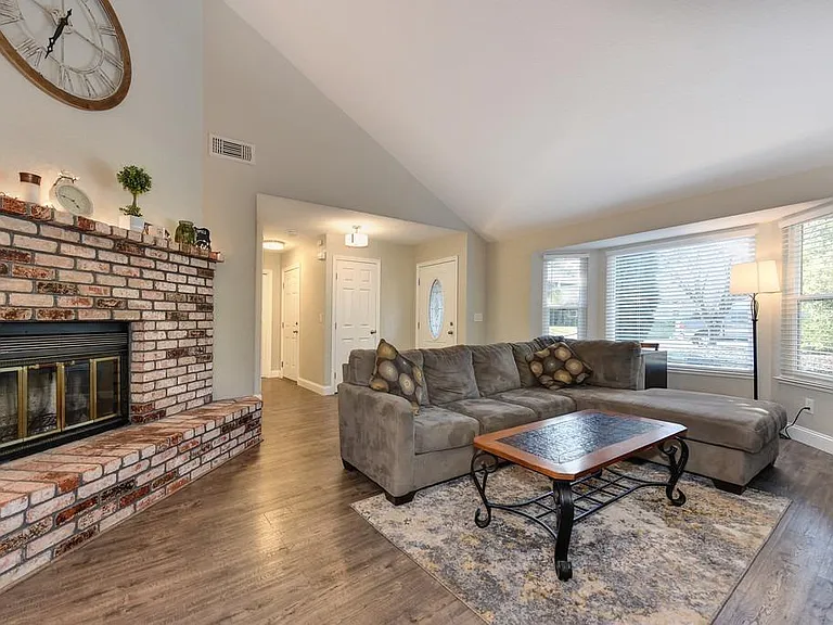 8313 Crossoak Way — Photo 12