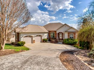 130 Lake Vista Dr, Greenback, TN 37742