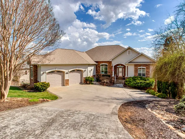 130 Lake Vista Dr, Greenback, TN 37742