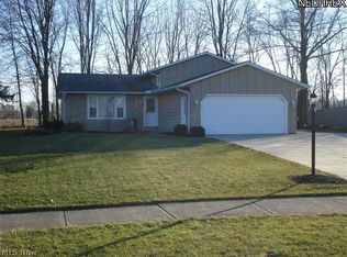 5206 Manchester St, North Ridgeville, OH 44039