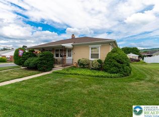 16 W Berger St, Emmaus, PA 18049