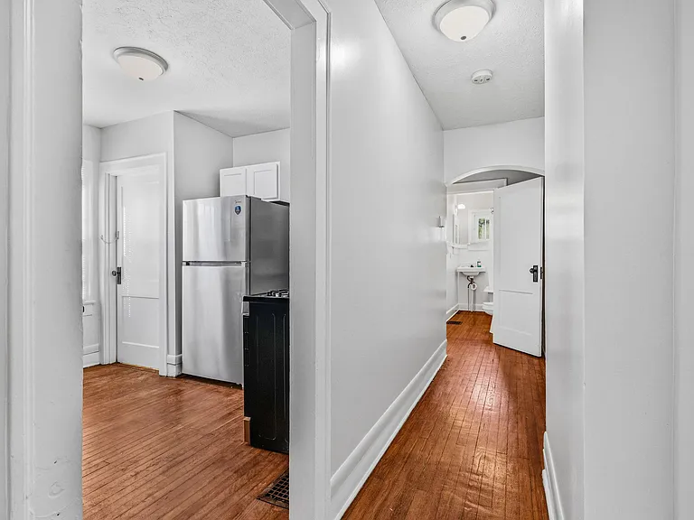 318 Jefferson Ave — Photo 17