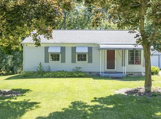 2336 Georgeland Dr, Waterford, MI 48329