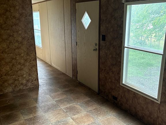 3rd image of 407 E Main St