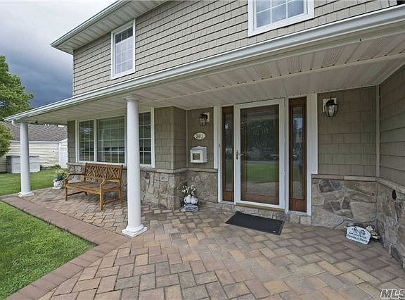 3rd image of 391 Snedecor Ave