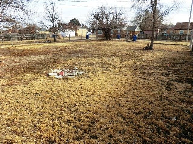 2nd image of 516 W 21st St