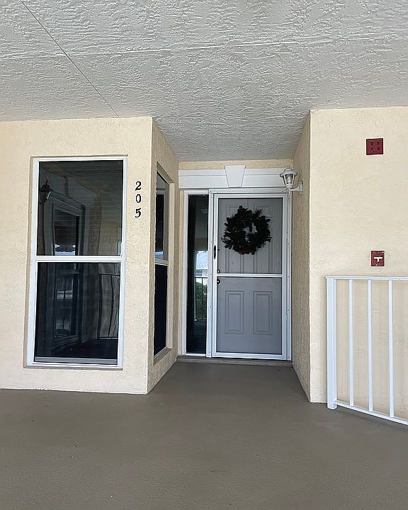 1st image of 600 E Lake Jasmine Cir Unit 600-205