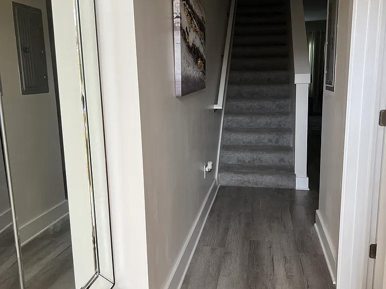 207 Ann Cir #6 — Photo 2