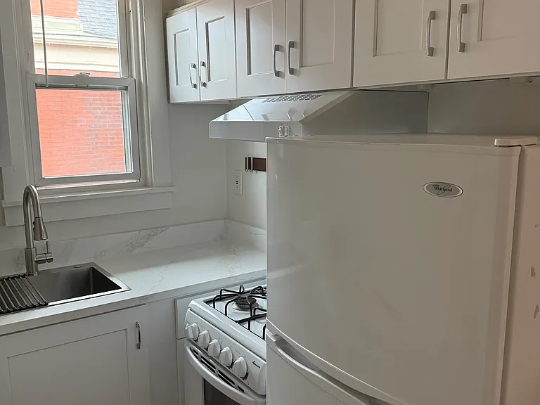 1374 N Elizabeth St #4 — Photo 5