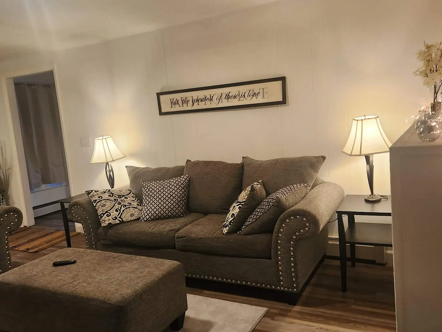 2 bed, 1.5 bath, 1255 sqft, $2,300 — Photo 2