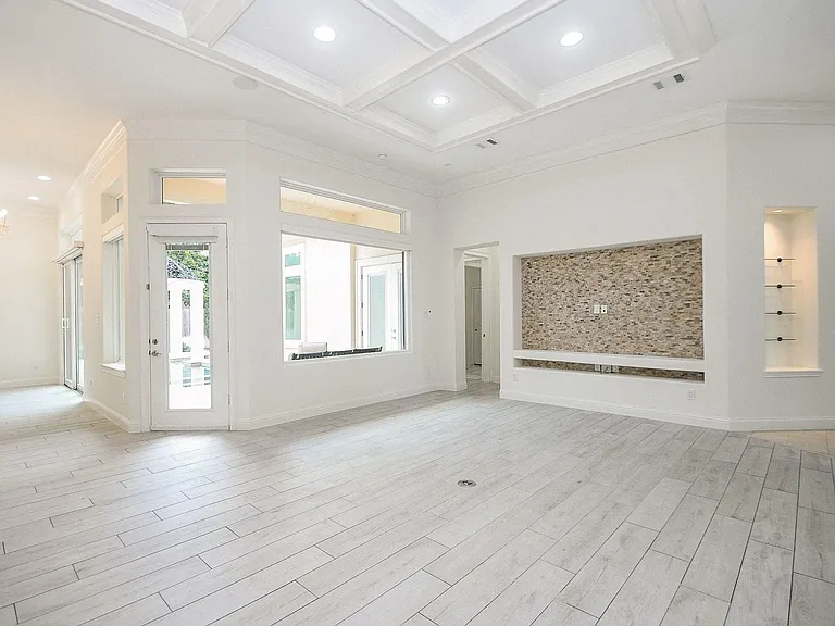 422 Mignon Ln — Photo 7