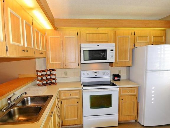 3rd image of 601 Seafarer Cir APT 403