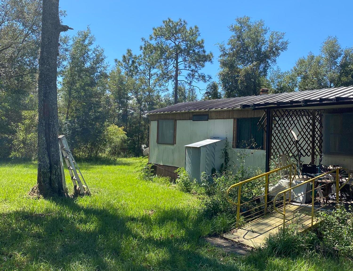 233 13th St, Interlachen, FL 32148 | Zillow
