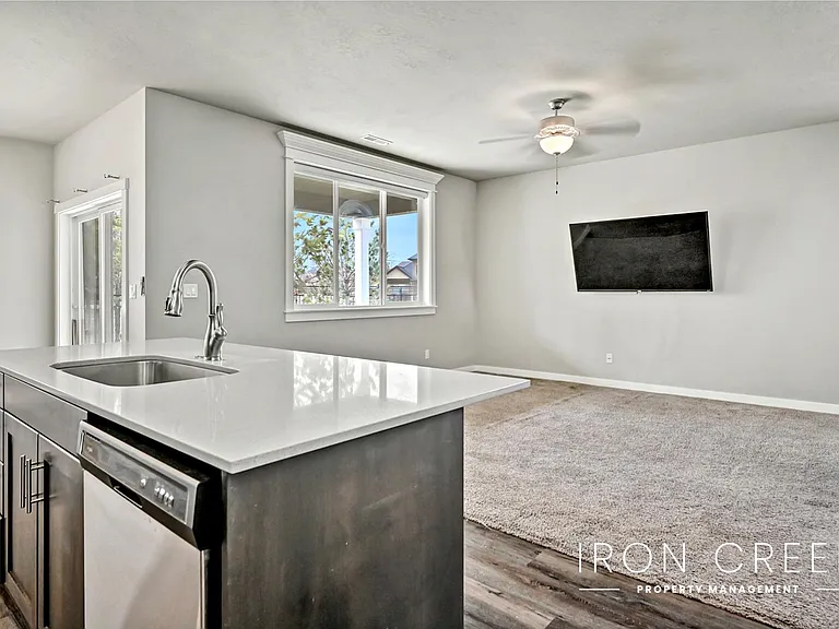 2229 E Kamay Dr — Photo 7