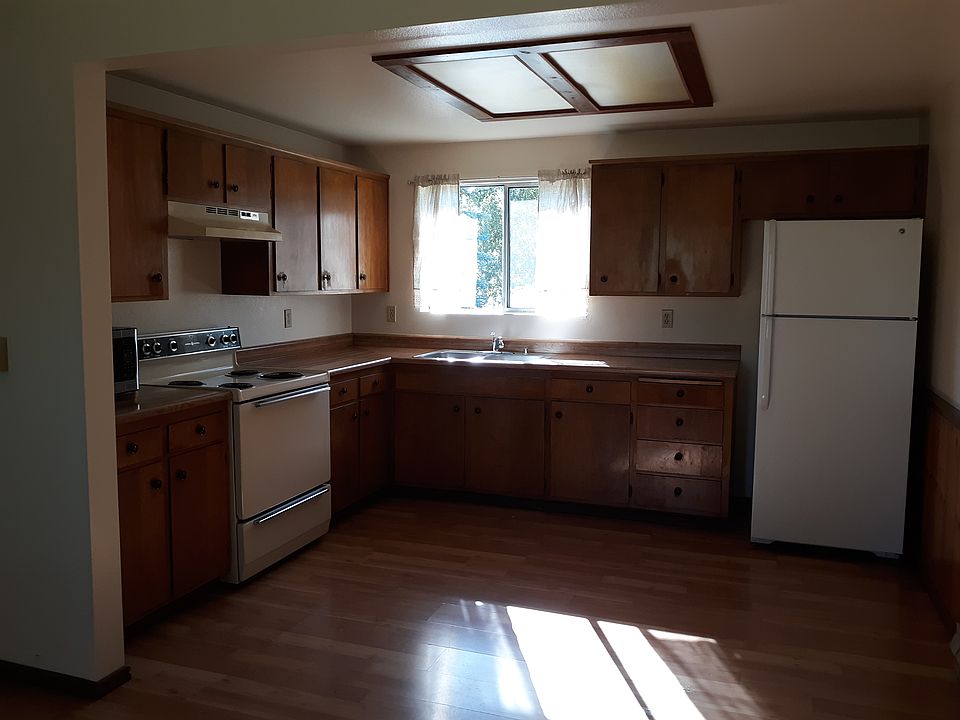2nd image of 19 Jeffrey Dr