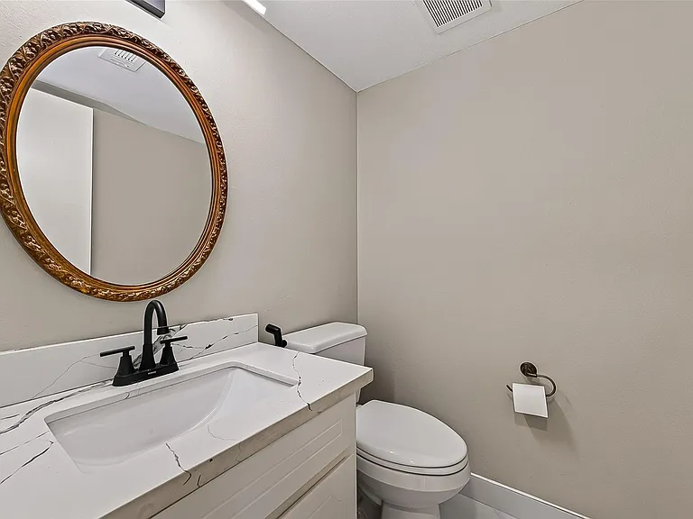 6649 De Moss Dr #649 — Photo 32