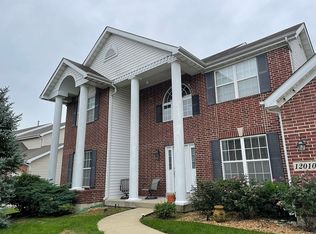12010 Manhattan Pl, Saint Louis, MO