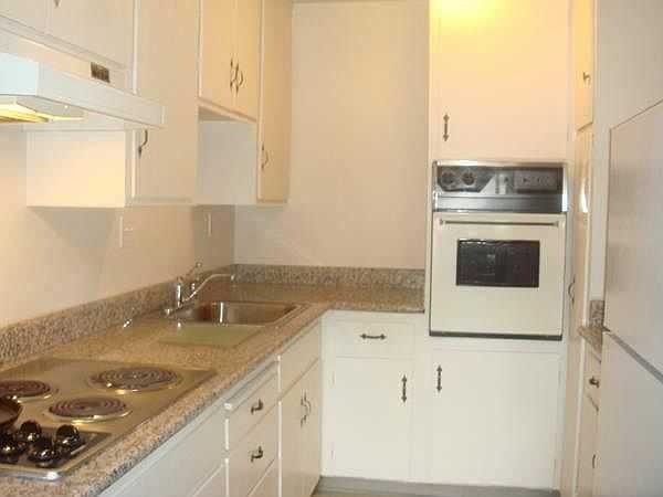 2nd image of 1091 Roewill Dr APT 5