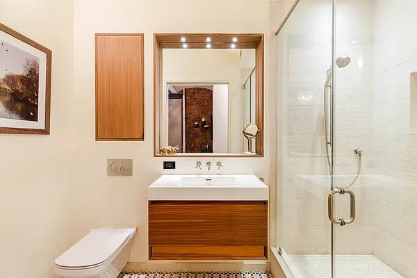 Sold by JMPIRE REAL ESTATE LLC | media 10